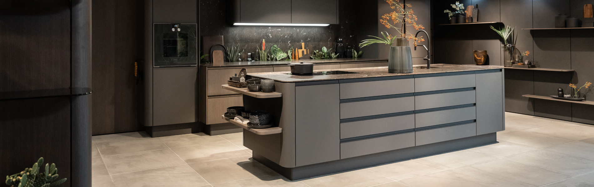 Donkere luxe SieMatic URBAN keuken | Satink Keukens